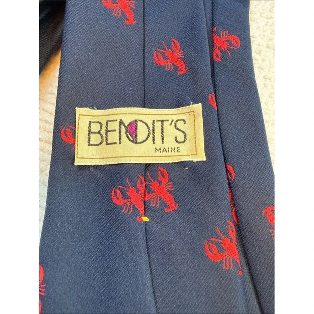 Vtg. Benoit's Maine Lobster Navy‎ Blue Red Nautical Coastal Preppy Men's Necktie